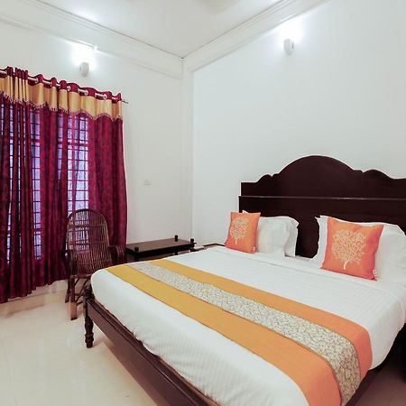 Oyo 4867 Royal Homes Alappuzha Εξωτερικό φωτογραφία