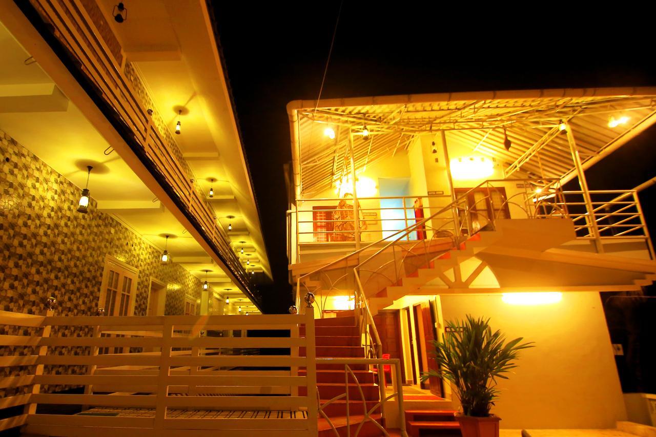 Oyo 4867 Royal Homes Alappuzha Εξωτερικό φωτογραφία